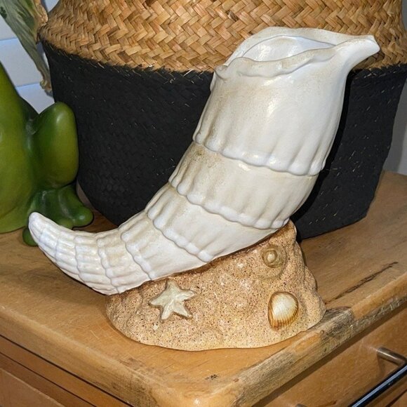 Vintage T/C Shell Horn Ceramic Planter Vase - Picture 5 of 8